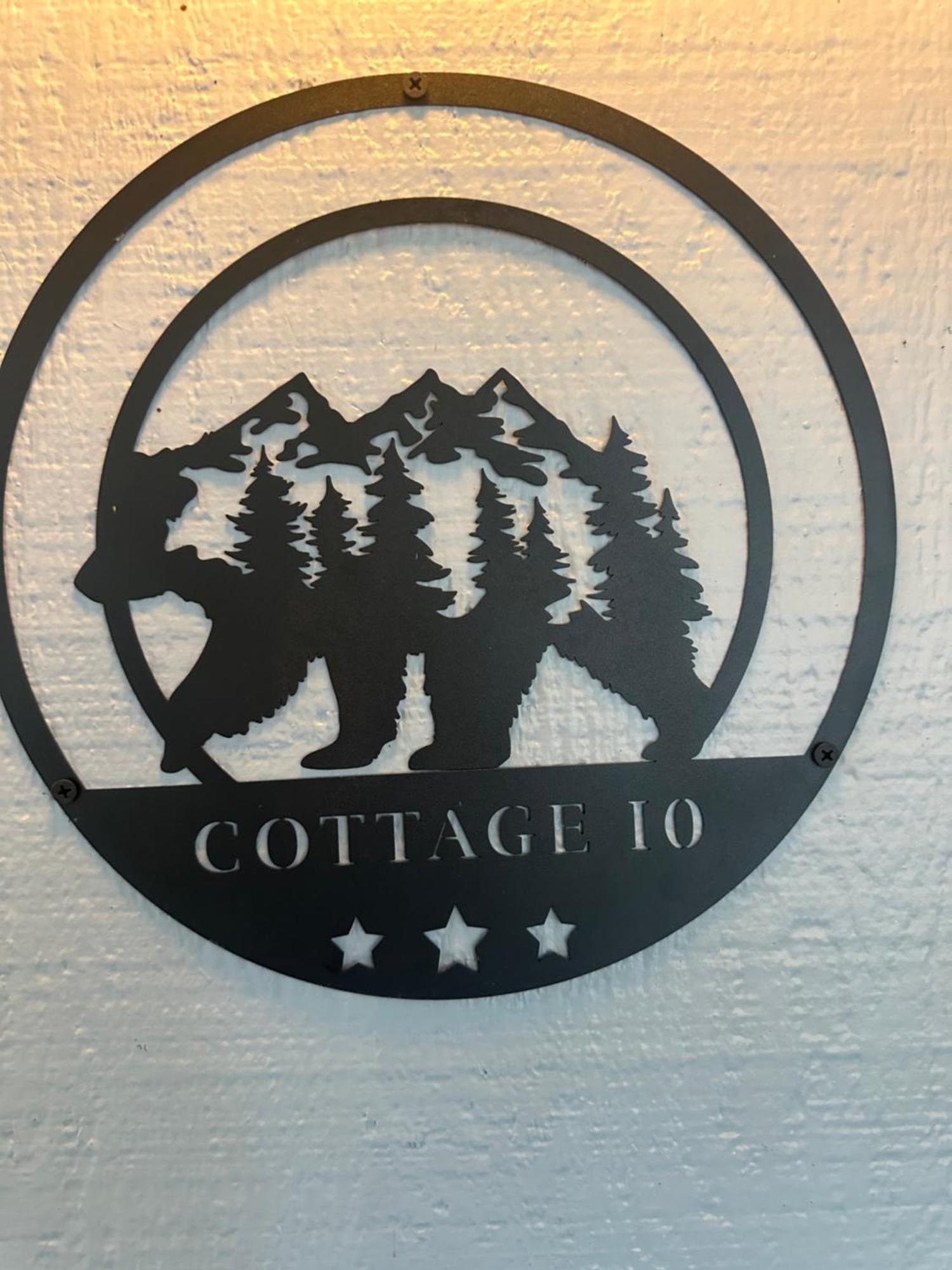 The Pines Inn And Cottages Грас Вали Екстериор снимка